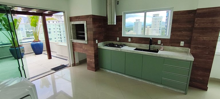 Cobertura Duplex Luxo com Piscina e Jardim