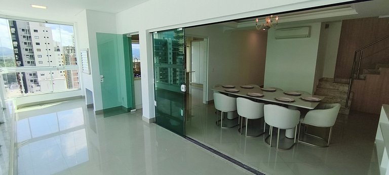 Cobertura Duplex Luxo com Piscina e Jardim