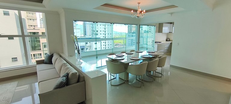 Cobertura Duplex Luxo com Piscina e Jardim