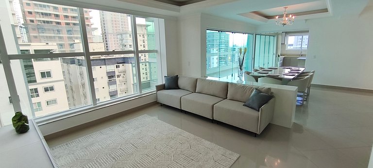 Cobertura Duplex Luxo com Piscina e Jardim