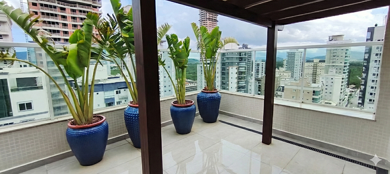 Cobertura Duplex Luxo com Piscina e Jardim