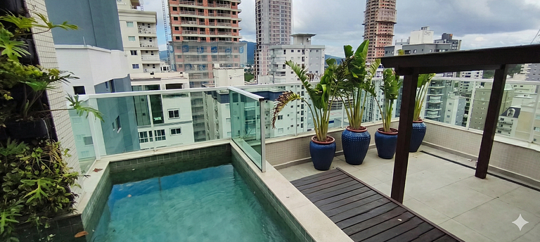 Cobertura Duplex Luxo com Piscina e Jardim