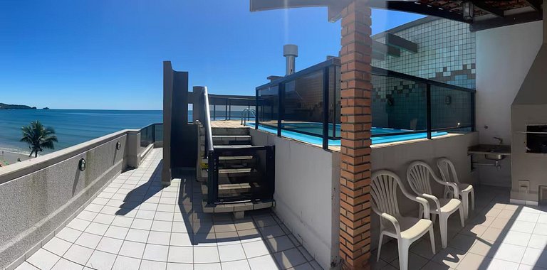 280m² e piscina só sua, pé na praia