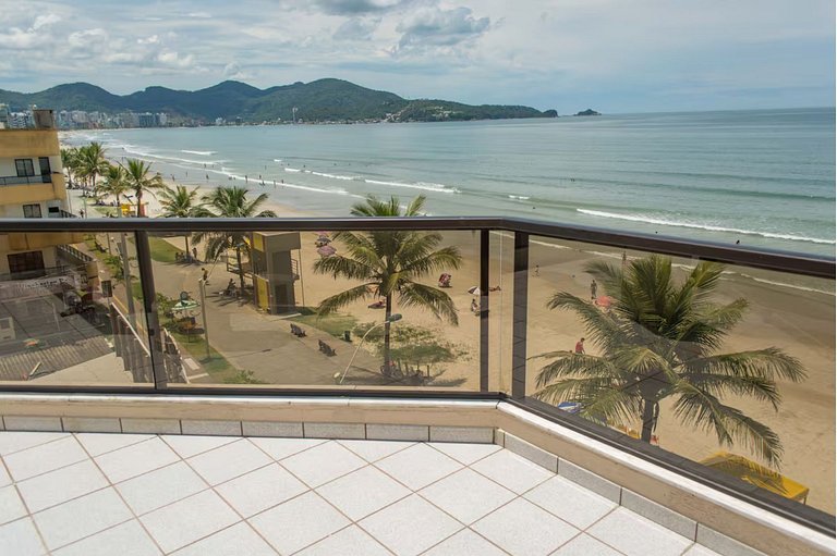 280m² e piscina só sua, pé na praia