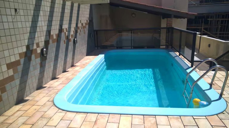 280m² e piscina só sua, pé na praia